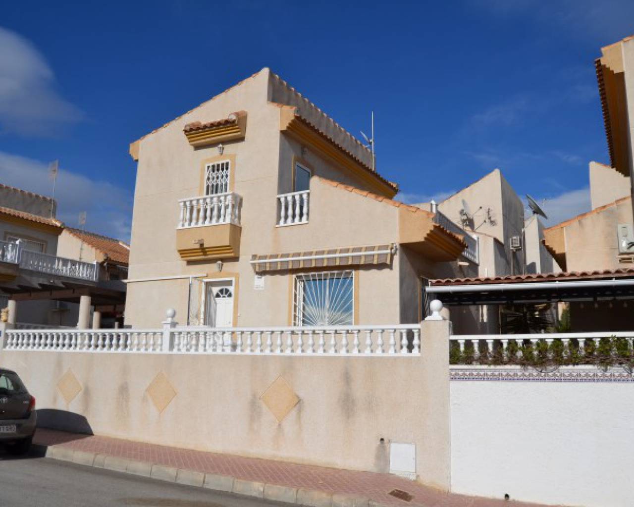 Freistehendes Haus (Villa) - Resale - Alicante* NO USAR - VA2924