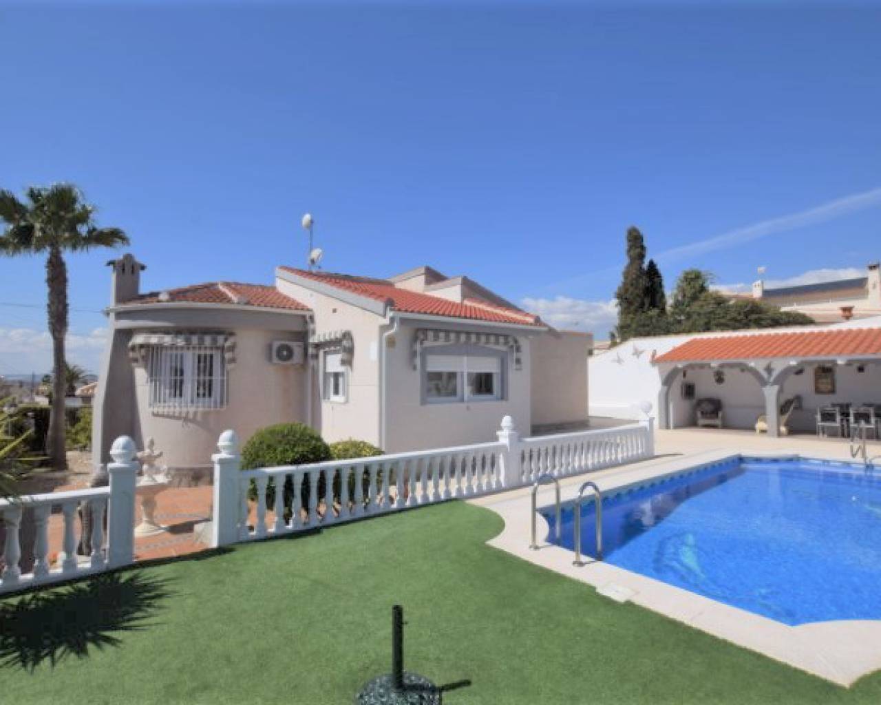 Freistehendes Haus (Villa) - Resale - Alicante* NO USAR - VA4334
